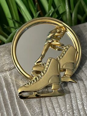 Danecraft Goldtone Figure Skates Pin with Mirror Accent vintage 80s